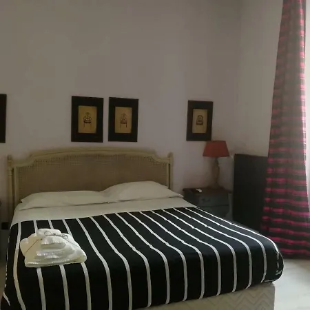 Gatto Bianco Casa Dei Venti בארי